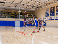 В Твери проходит чемпионат города по баскетболу среди женских команд 